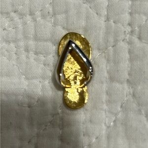 🌟BOGO🌟 Buy 1, Get 1 1/2 off!! Lia Sophia Retired Flip Flop